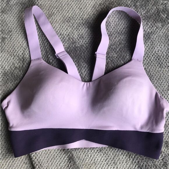 Victoria's Secret Light Purple “on point” wirefree bra size small - Picture 1 of 1